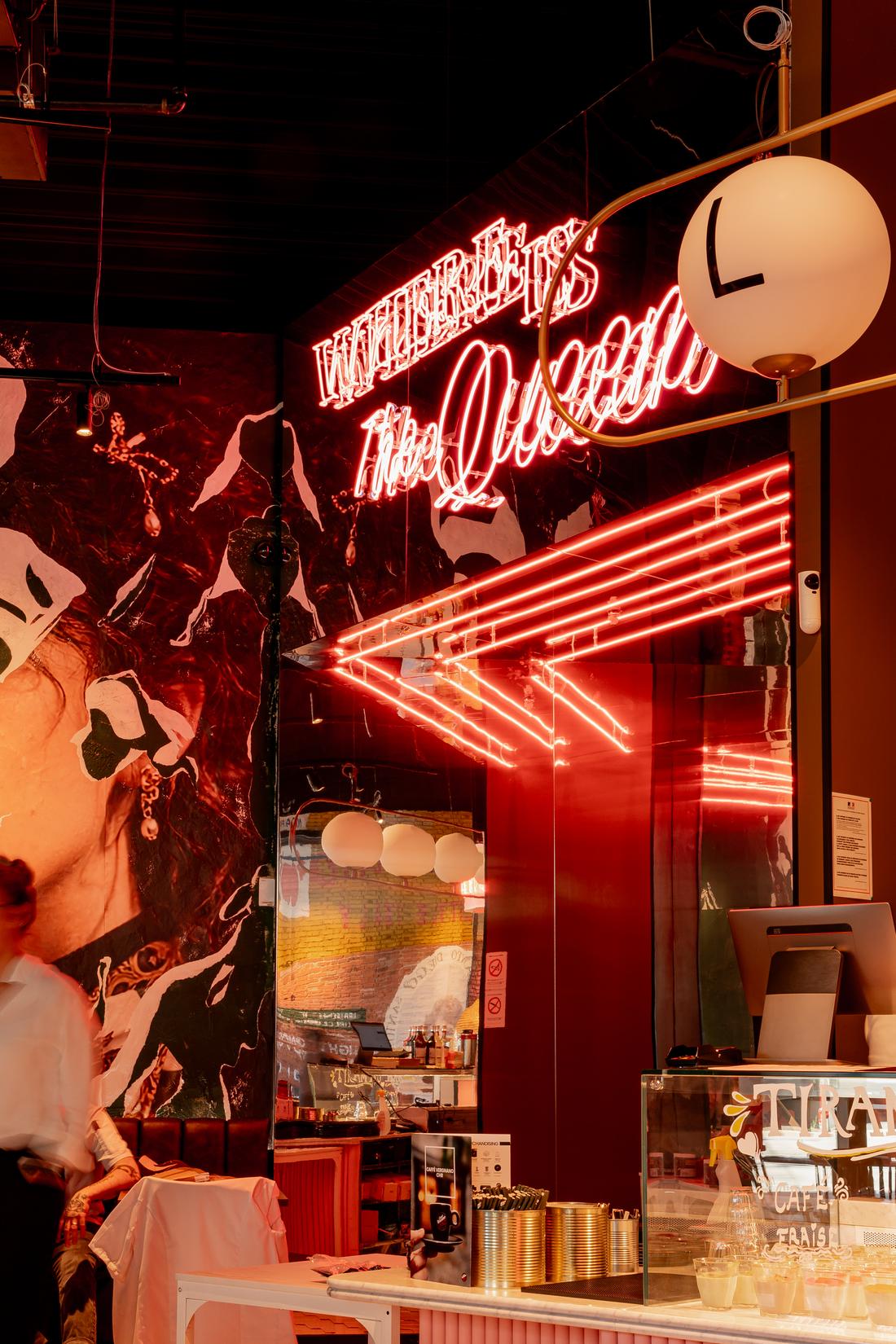 Italian Queen restaurant, neon signage detail