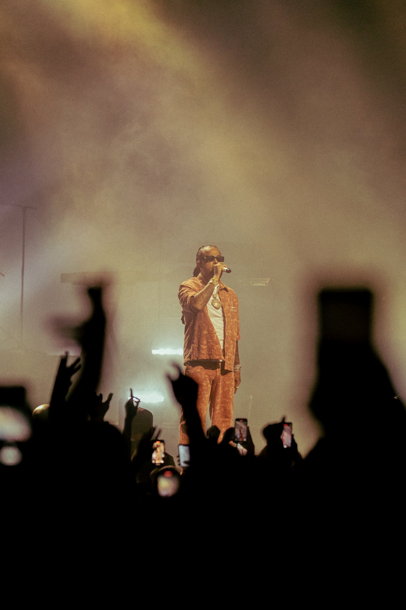 On stage, hands in the air — concert photography by Jon Filin, Kalash, Olympia, Paris